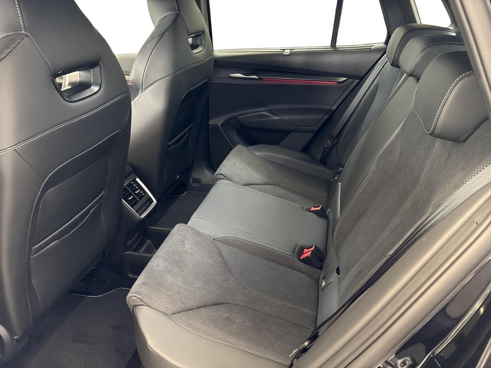 Skoda Elroq 60 iV Sportline 5d