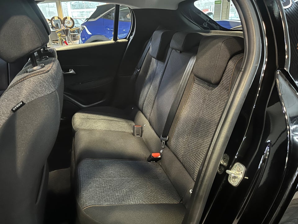 Peugeot e-208 50 Style 5d