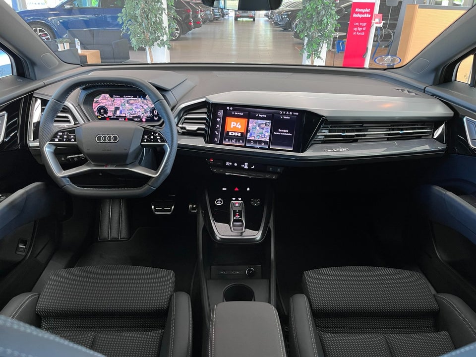Audi Q4 e-tron 45 S-line quattro 5d