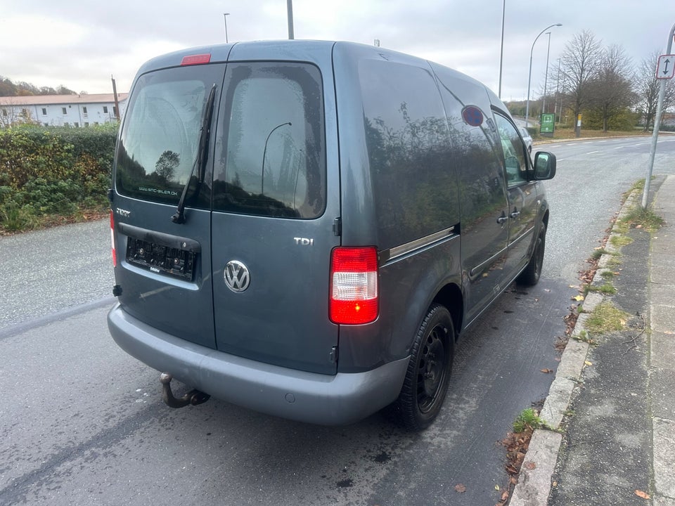 VW Caddy 1,9 TDi Life 4d