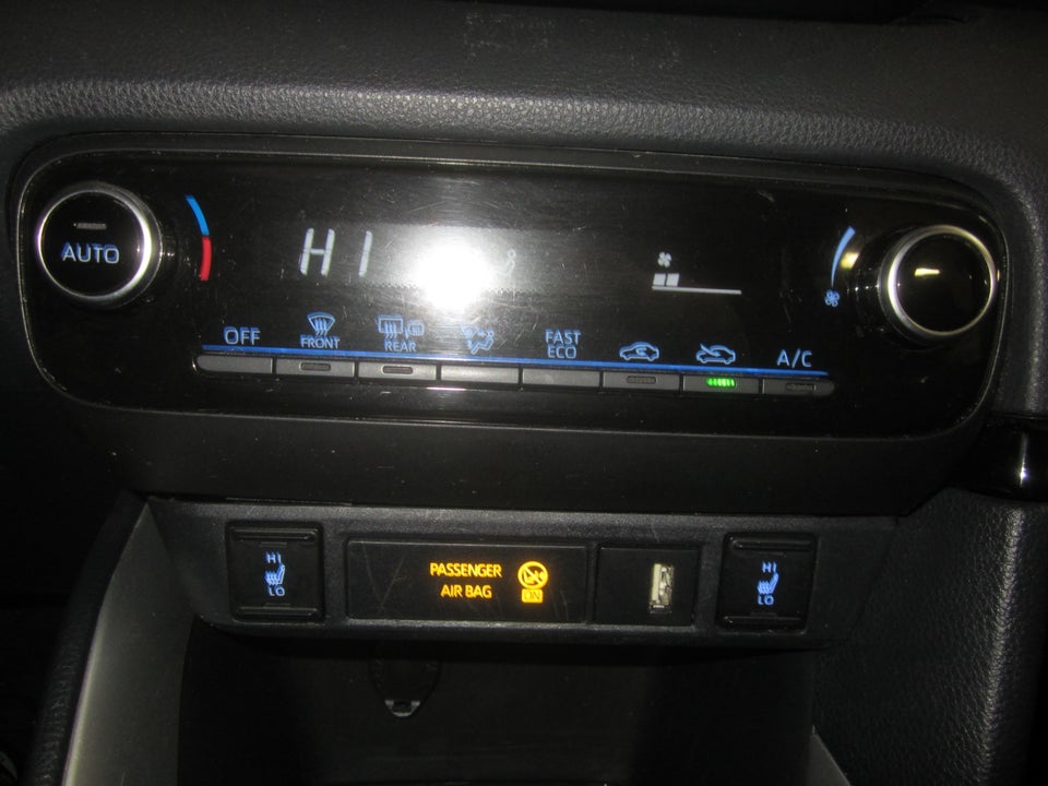 Toyota Yaris 1,5 Hybrid H3 e-CVT 5d