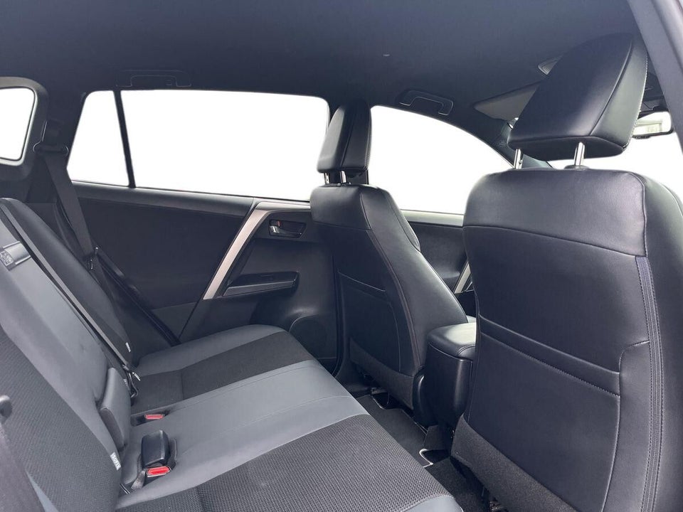 Toyota RAV4 2,5 Hybrid H3+ MDS 5d