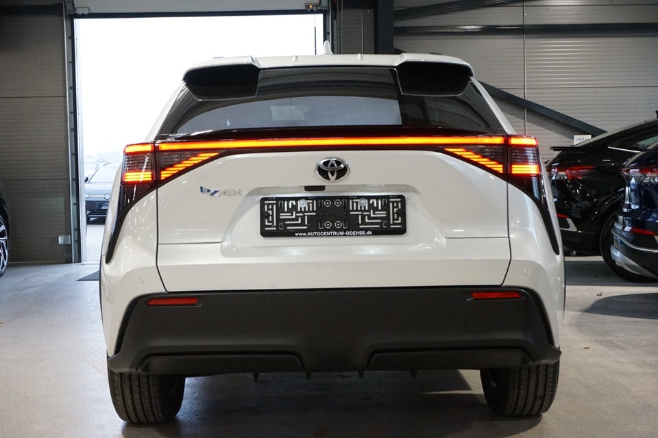 Toyota bZ4X Prestige 5d