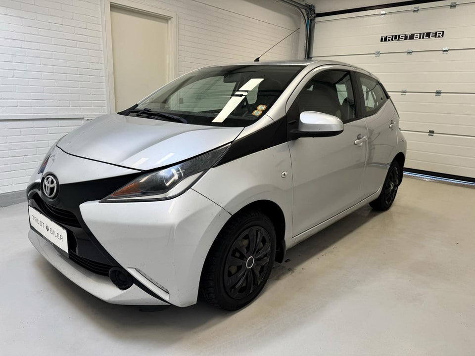 Toyota Aygo 1,0 VVT-i x-play 5d