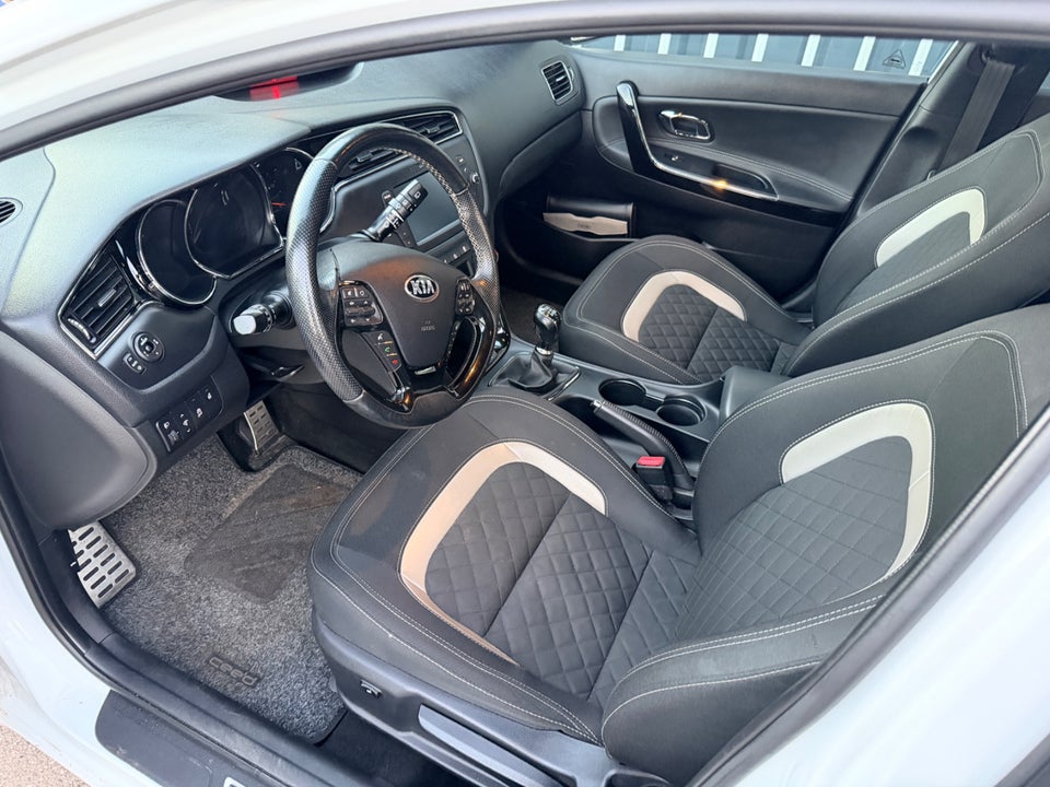 Kia Ceed 1,6 CRDi Active SW 5d