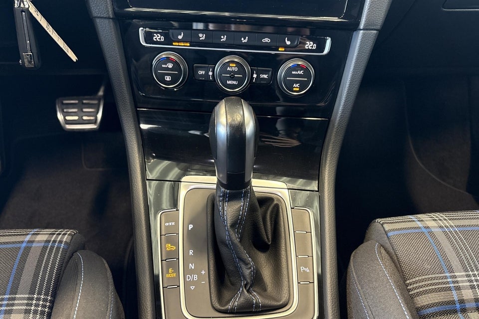 VW Golf VII 1,4 GTE DSG 5d