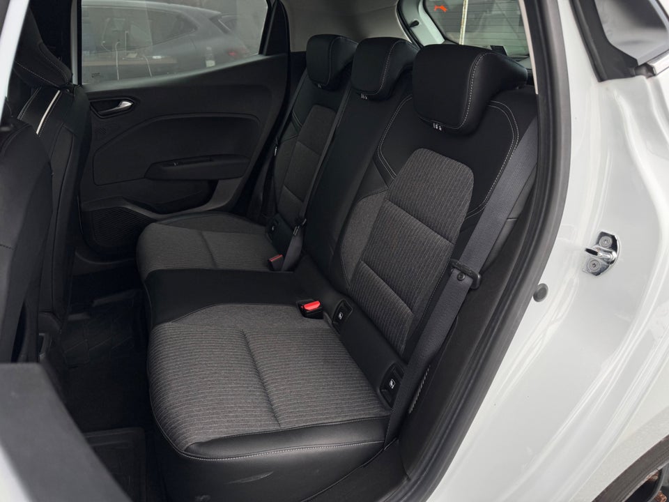 Renault Clio V 1,6 E-Tech Intens 5d