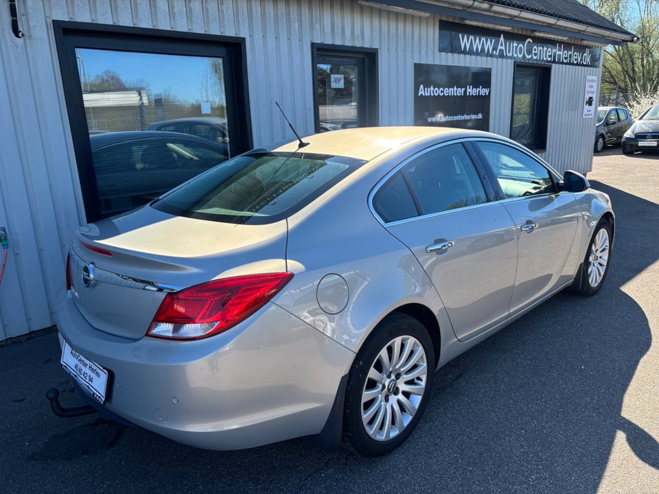 Opel Insignia 1,8 Edition 4d