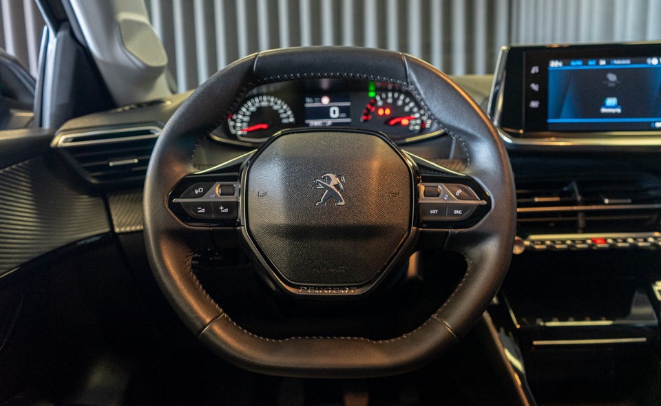 Peugeot 208 1,2 PureTech 100 Allure 5d