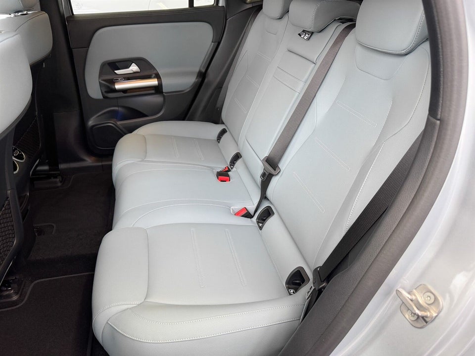 Mercedes EQA250+ AMG Line Advance Plus 5d