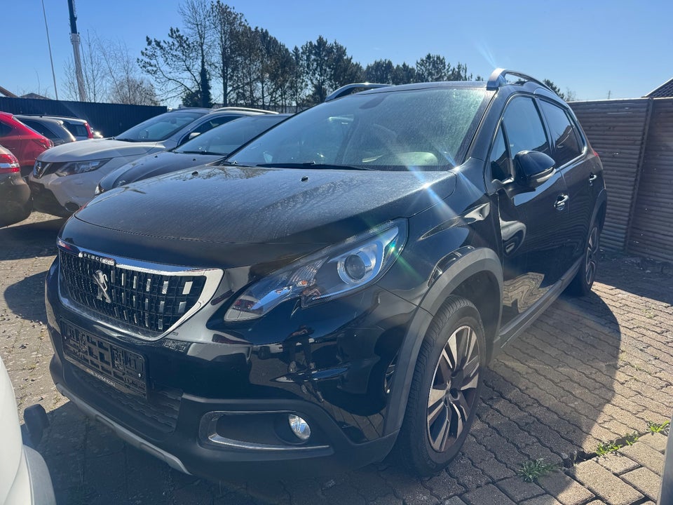 Peugeot 2008 1,2 e-THP 110 Allure Sky 5d