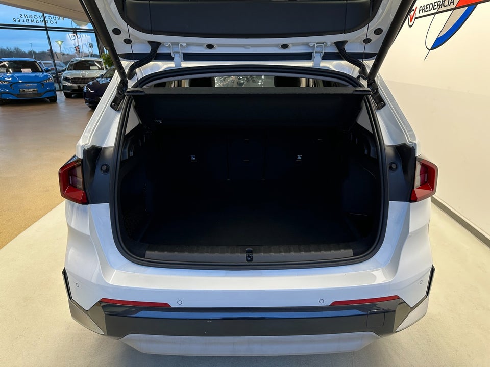 BMW iX1 eDrive20 X-Line 5d