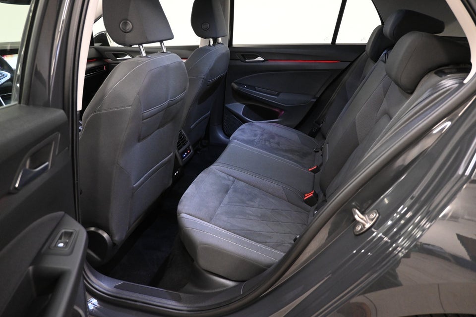 VW Golf VIII 1,4 eHybrid DSG 5d