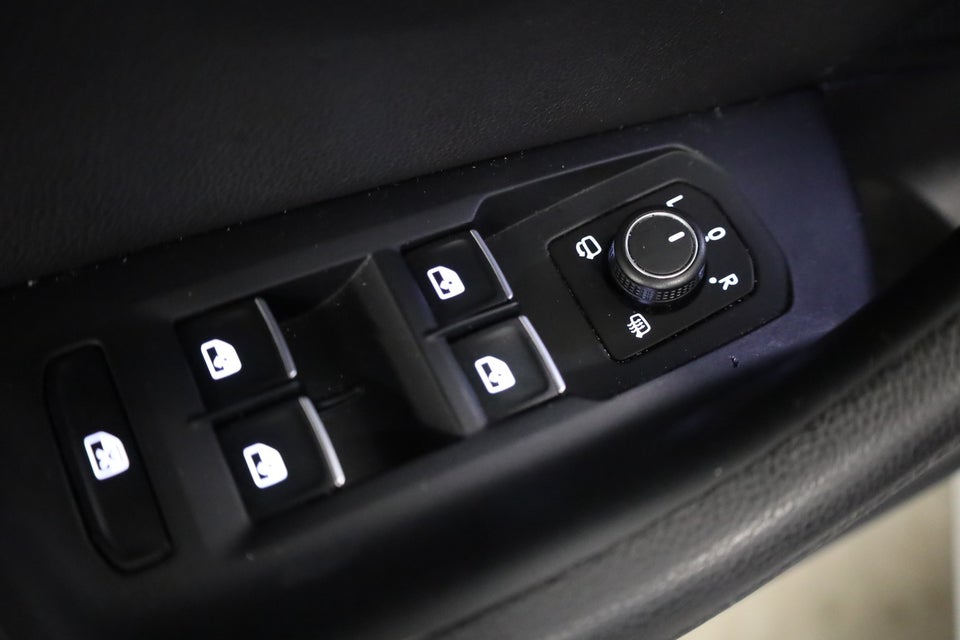 VW Passat 1,4 TSi 150 R-line Variant DSG BMT 5d