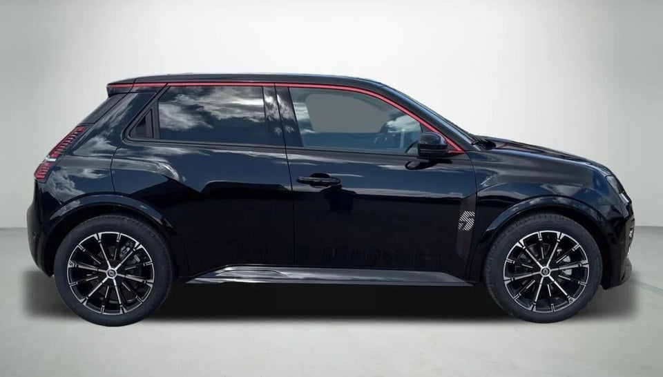 Renault 5 E-Tech 52 Iconic 5d