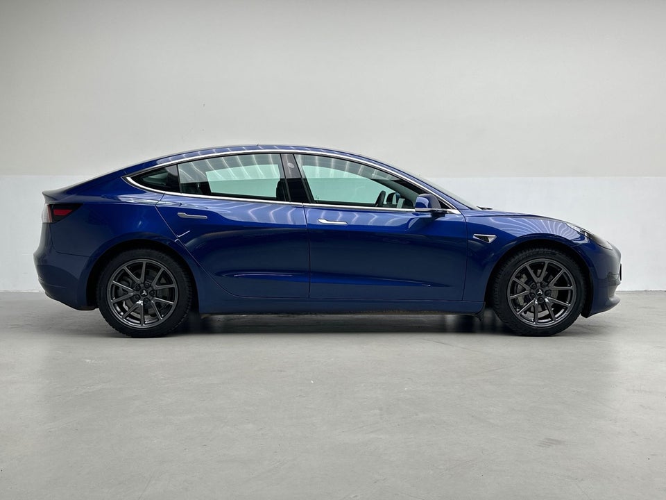 Tesla Model 3 Standard Range+ RWD 4d