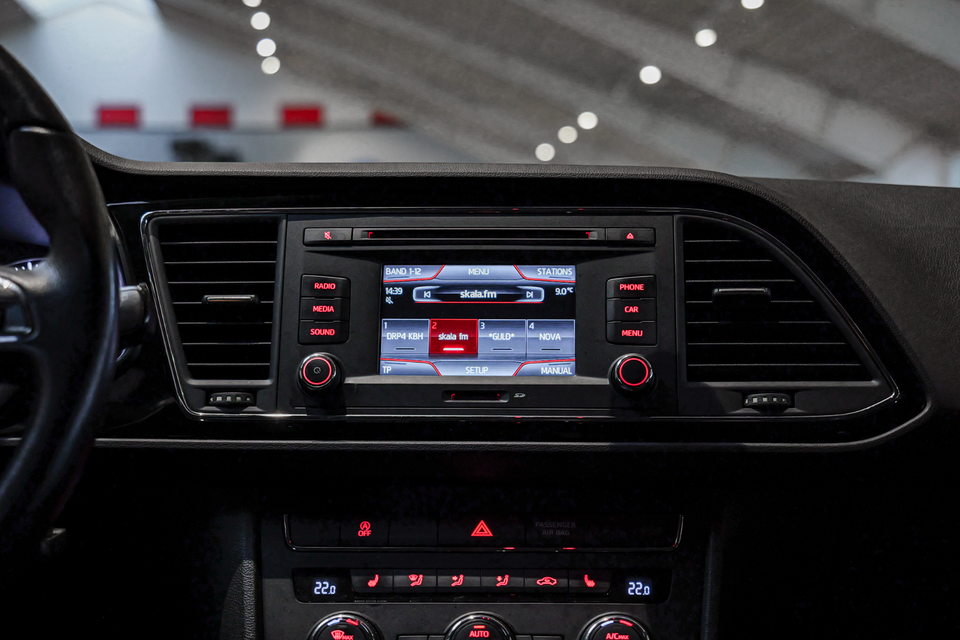 Seat Leon 1,6 TDi 105 Style DSG 5d