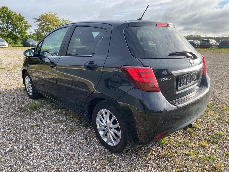 Toyota Yaris 1,3 VVT-i T2 Premium Luksus 5d