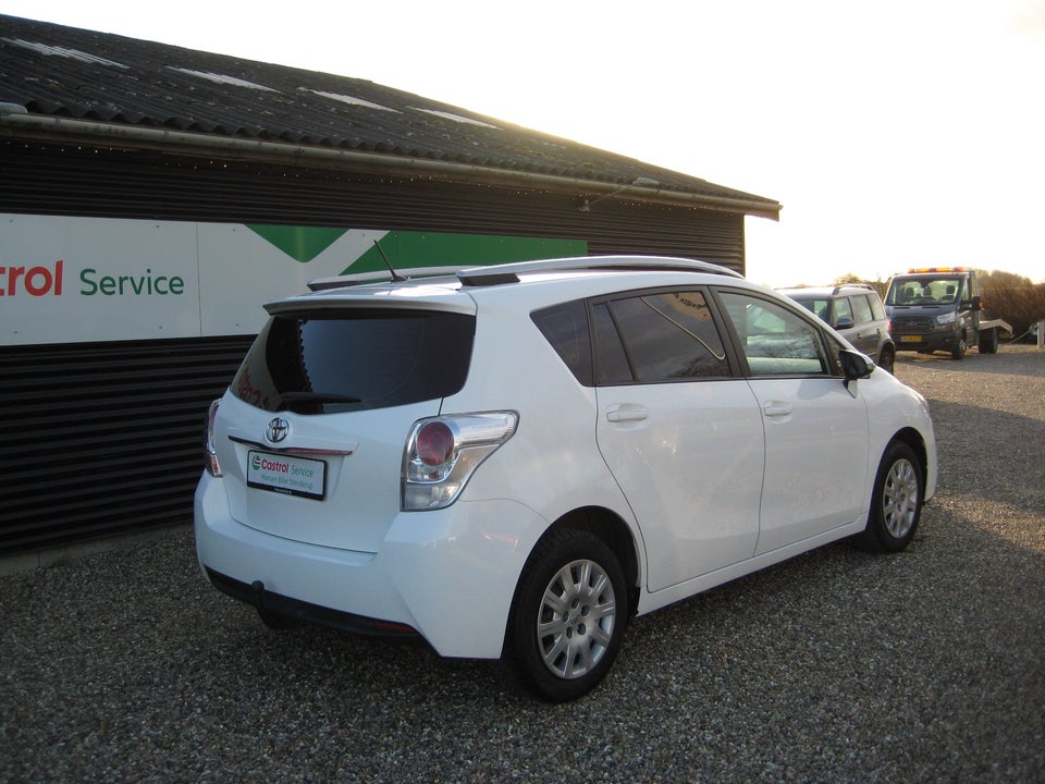 Toyota Sportsvan 1,6 VVT-i T1 Van 5d