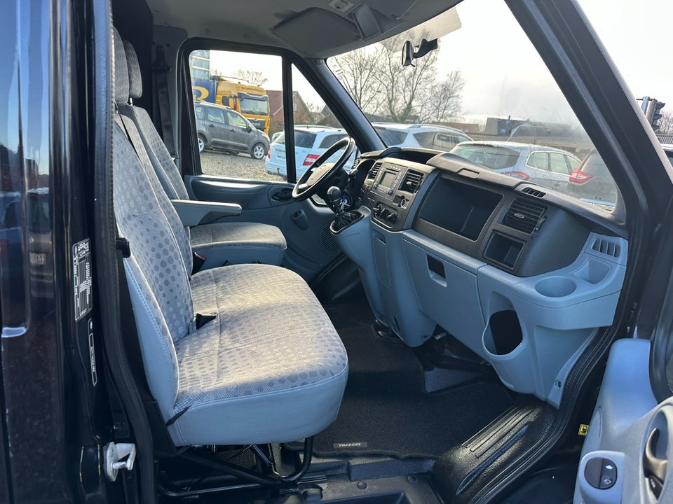 Ford Transit 300M Van 2,2 TDCi 140 Limited FWD 4d