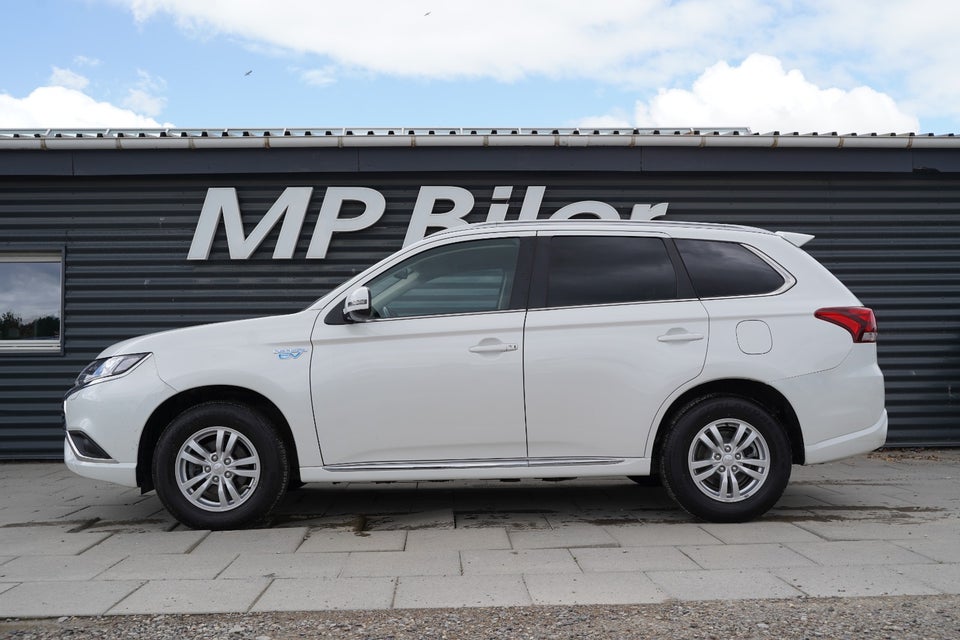 Mitsubishi Outlander 2,4 PHEV Inform+ CVT 4WD 5d