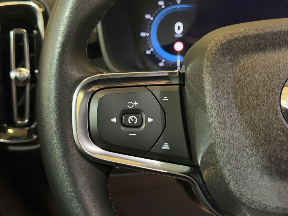 Volvo XC40 ReCharge Twin Plus 5d