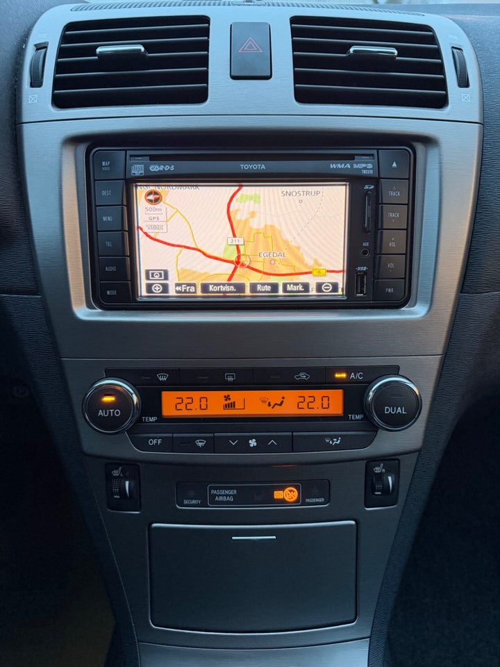 Toyota Avensis 1,8 VVT-i TX stc. 5d