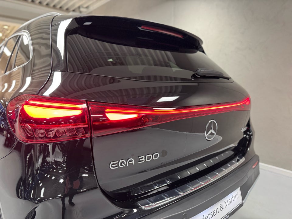 Mercedes EQA300 AMG Line 4Matic 5d