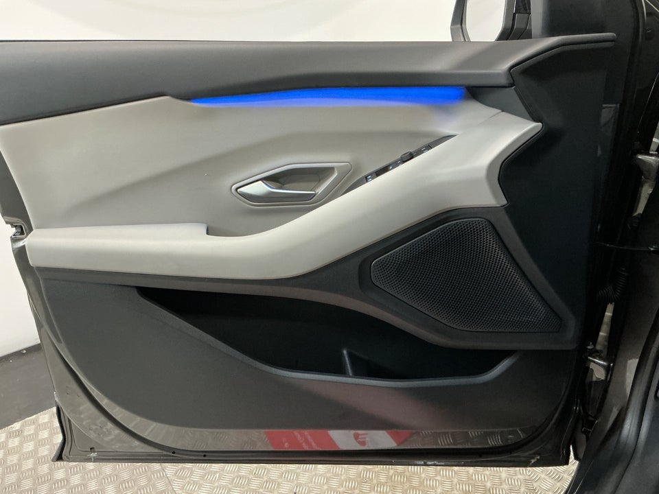 Ford Explorer 77 Premium Extended Range 5d