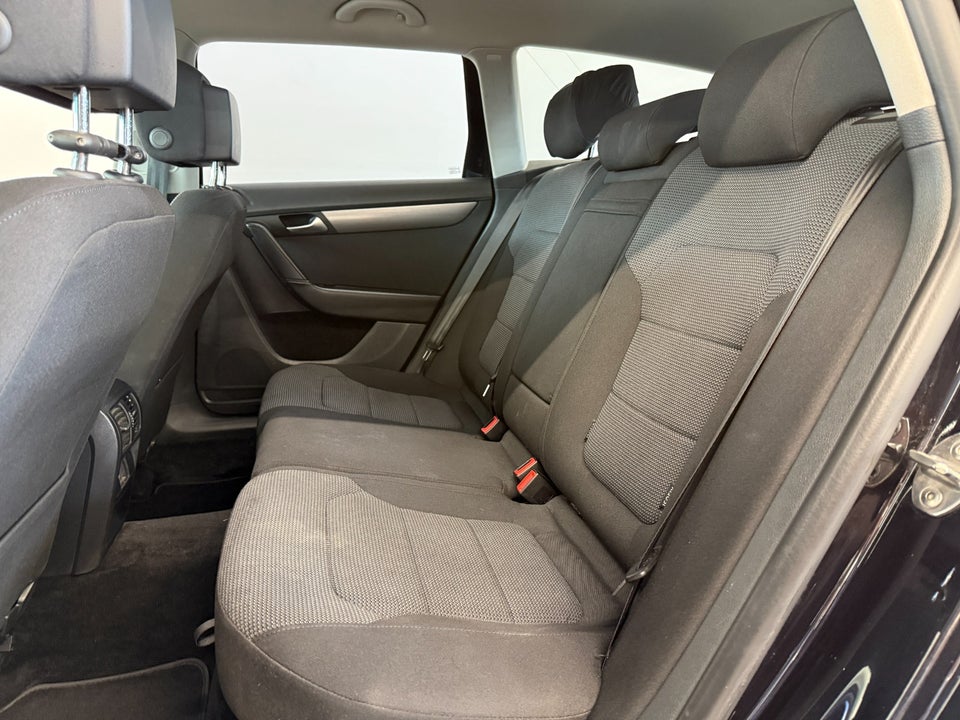 VW Passat 2,0 TDi 140 Comfortline Variant BMT 5d