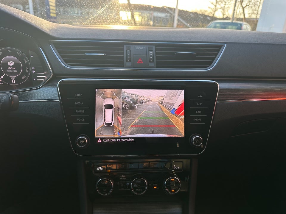 Skoda Superb 1,4 TSi iV Business Executive Combi DSG 5d