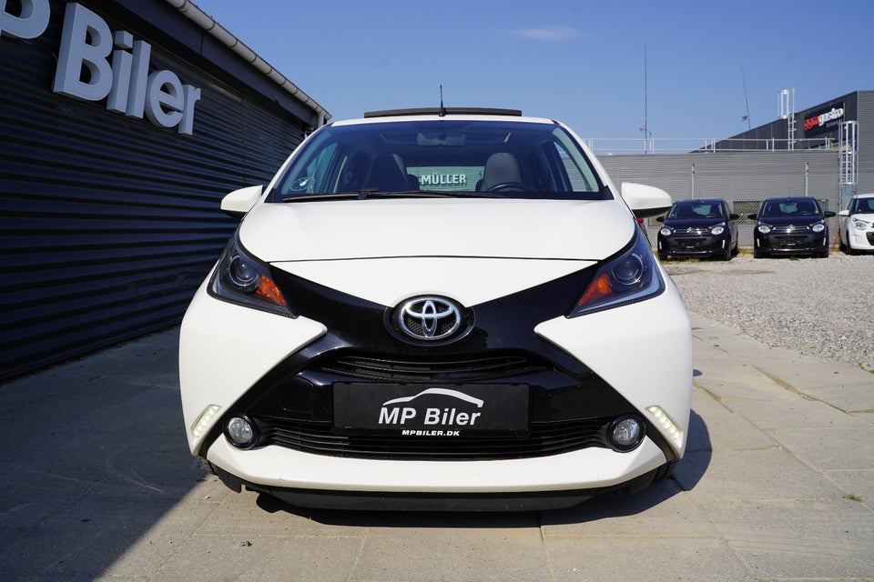 Toyota Aygo 1,0 VVT-i x-wave Sky 5d