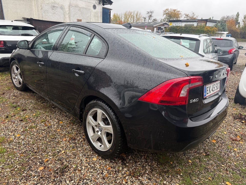 Volvo S60 2,0 D3 136 Momentum aut. 4d