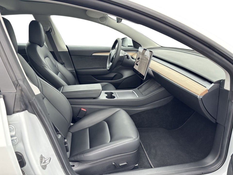 Tesla Model 3 RWD 4d