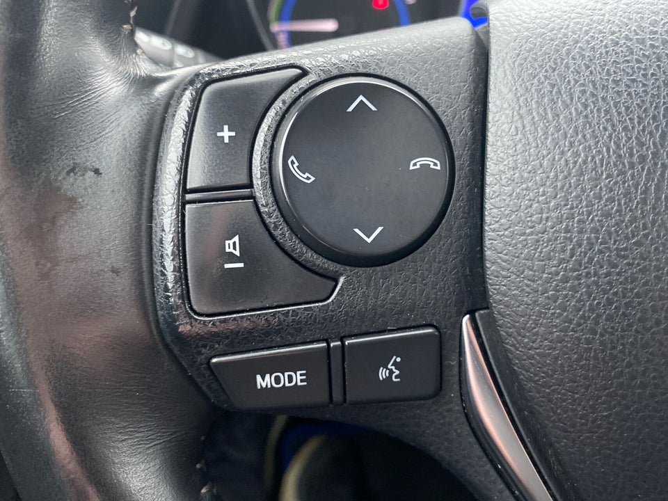 Toyota Auris 1,8 Hybrid H2 Comfort CVT 5d