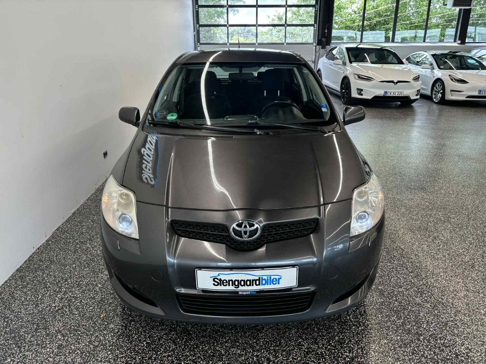 Toyota Auris 2,0 D-4D Luna 5d