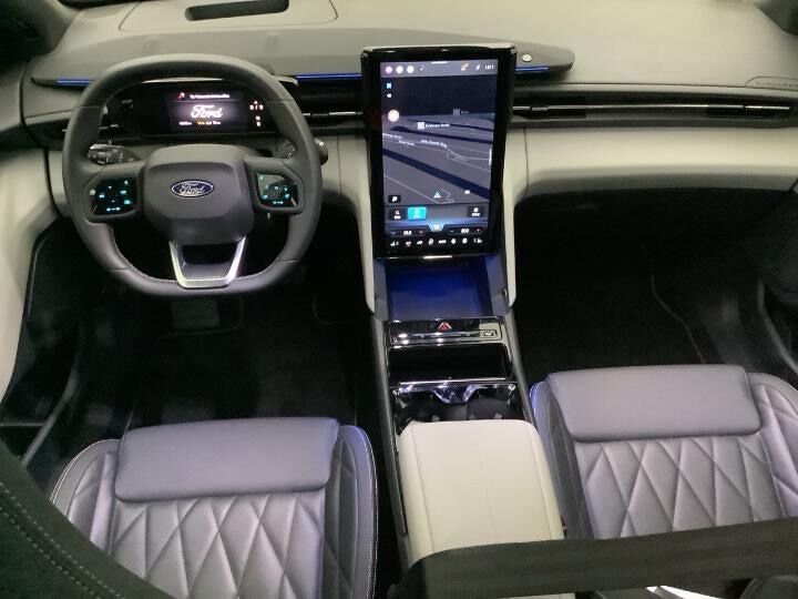 Ford Explorer 79 Premium Extended Range AWD 5d