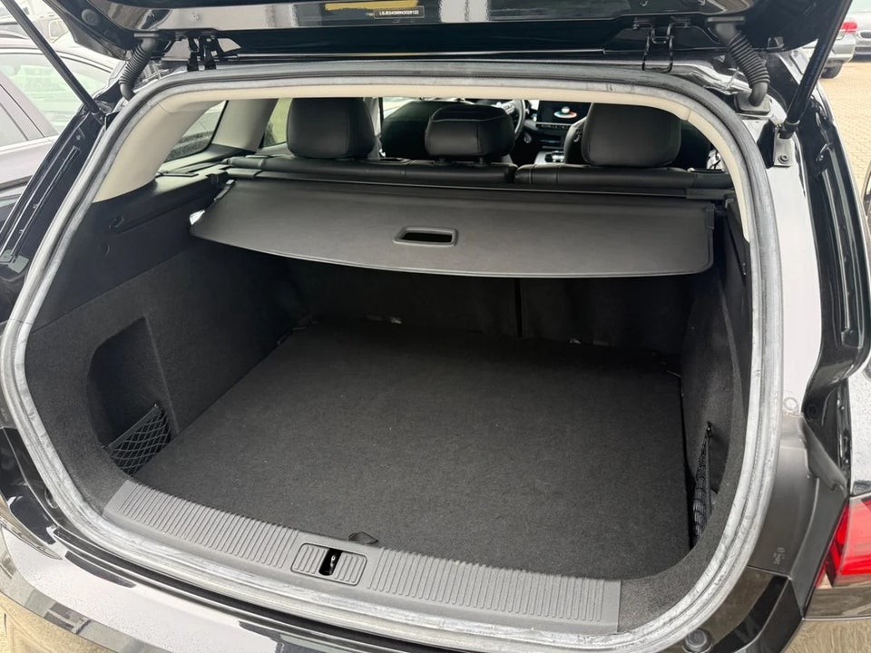 MG MG5 50 Luxury 5d