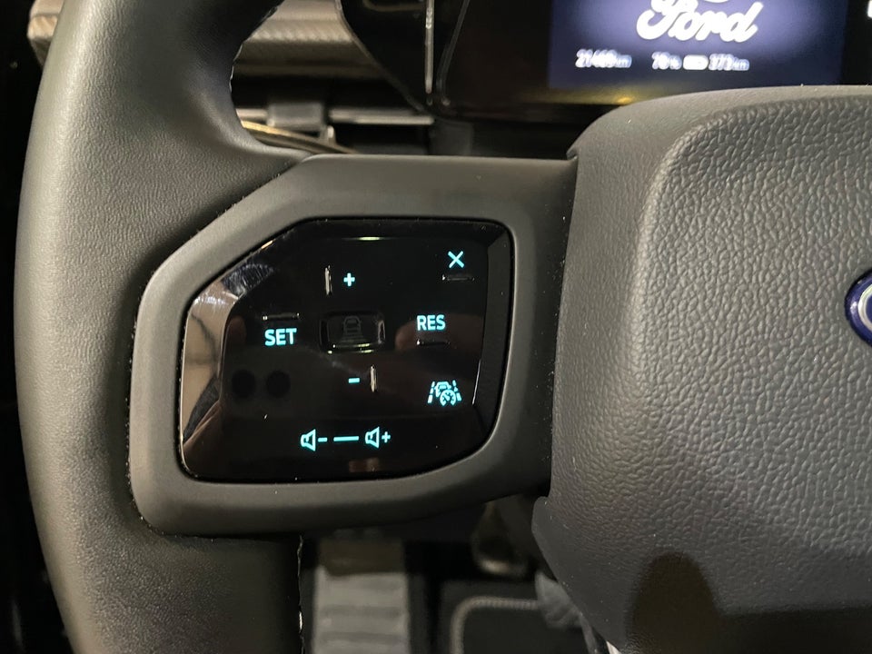 Ford Explorer 84 Premium Extended Range AWD 5d