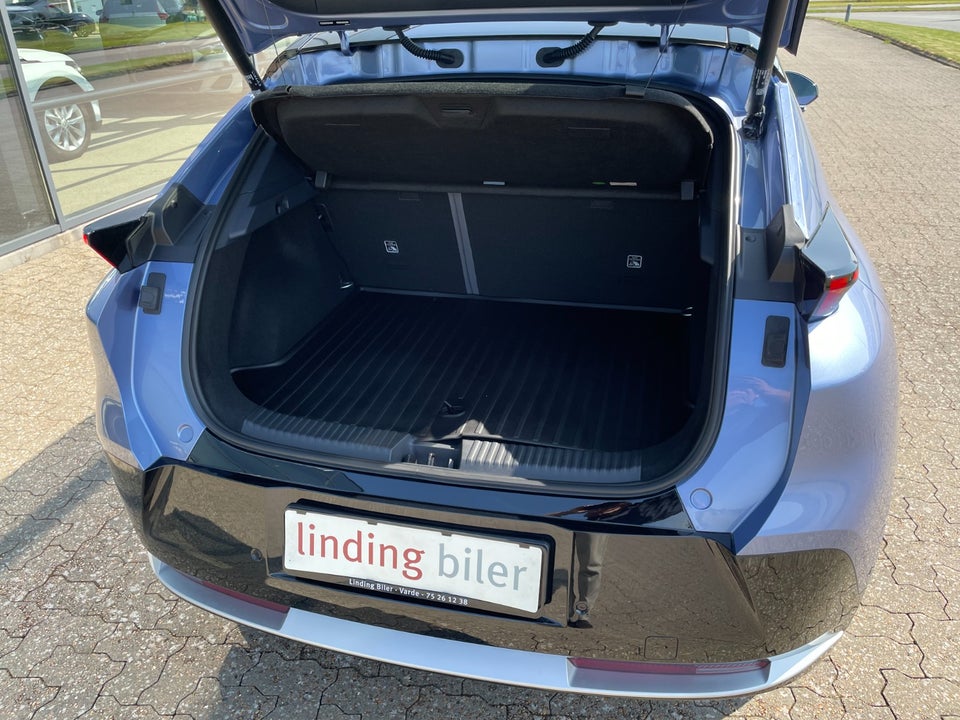 Lynk & Co 02 More 5d