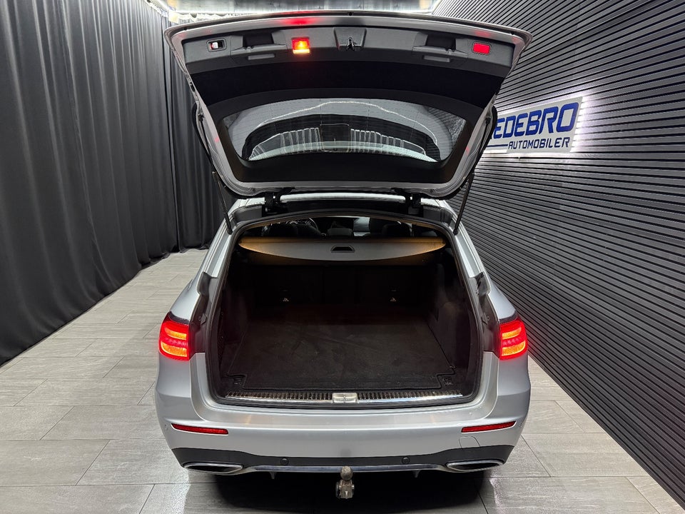 Mercedes E220 d 2,0 AMG Line stc. aut. 4Matic 5d