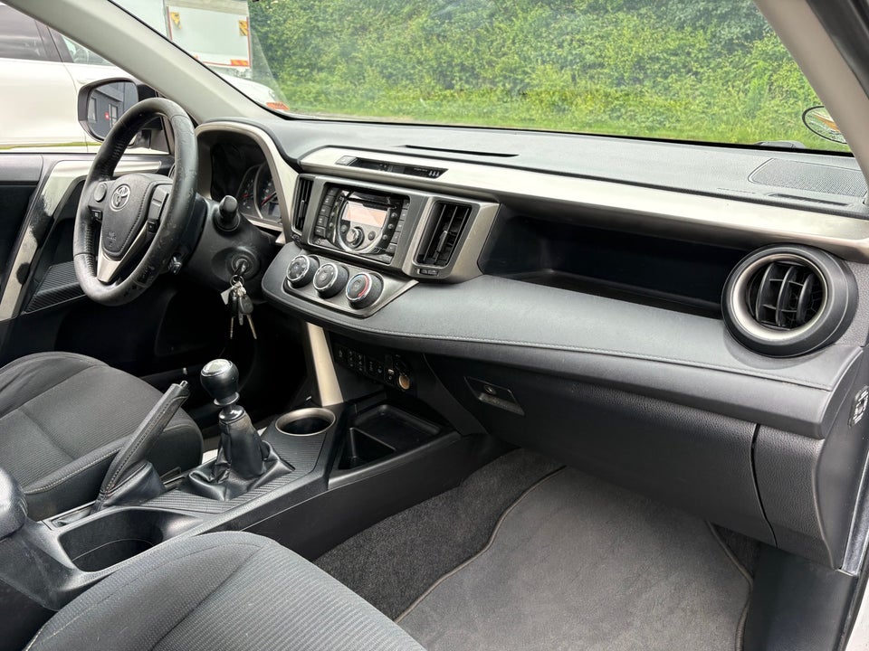 Toyota RAV4 2,0 D-4D T2 Van 5d