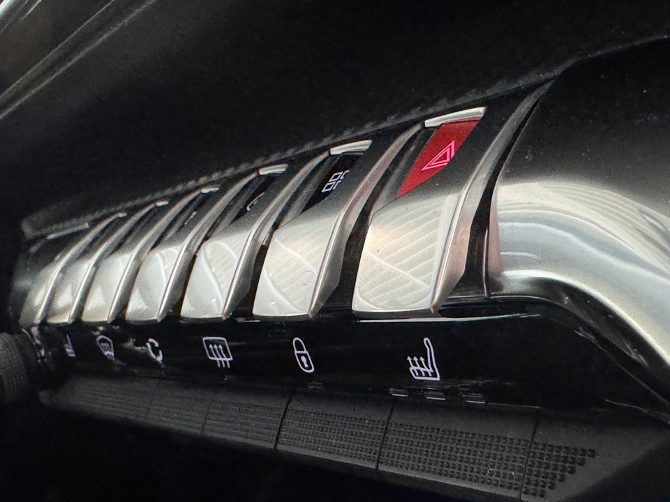 Peugeot 3008 1,2 PureTech 130 Active EAT6 5d