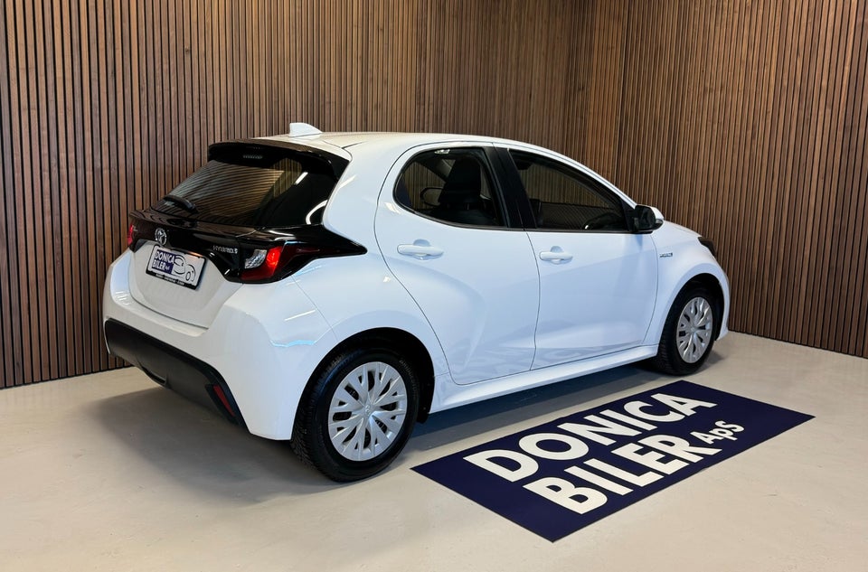 Toyota Yaris 1,5 Hybrid H3 e-CVT 5d