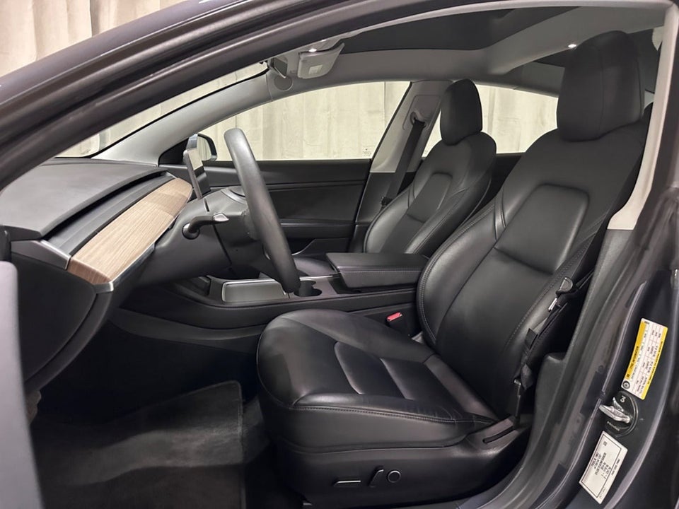 Tesla Model 3 Standard Range+ RWD 4d