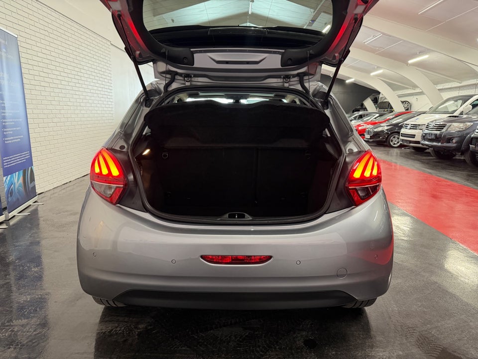 Peugeot 208 1,5 BlueHDi 100 Infinity Sky 5d