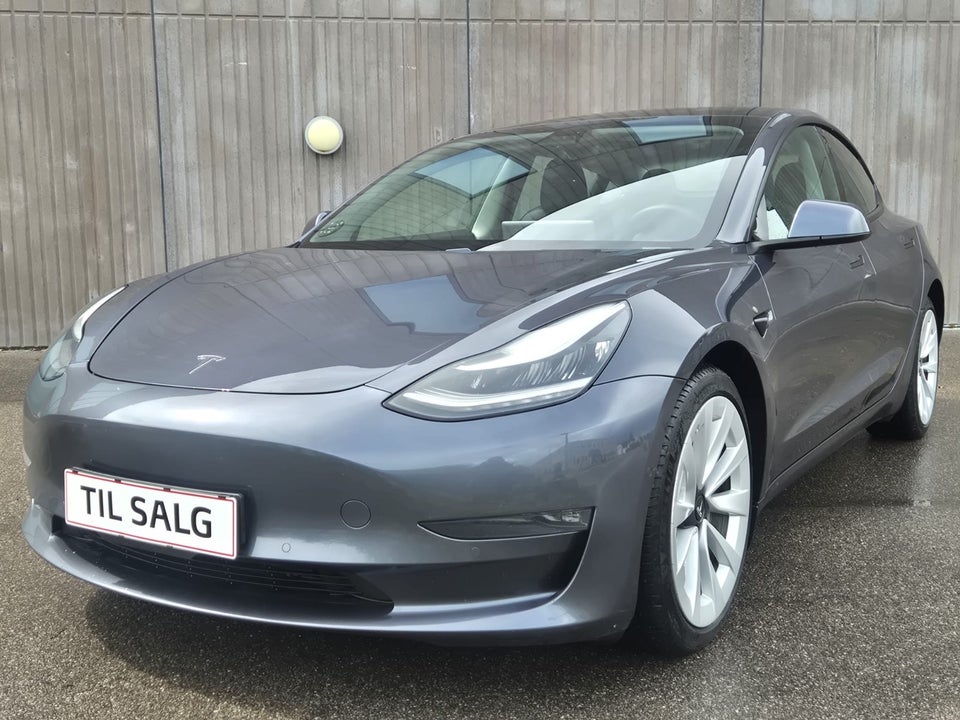 Tesla Model 3 Long Range AWD 4d