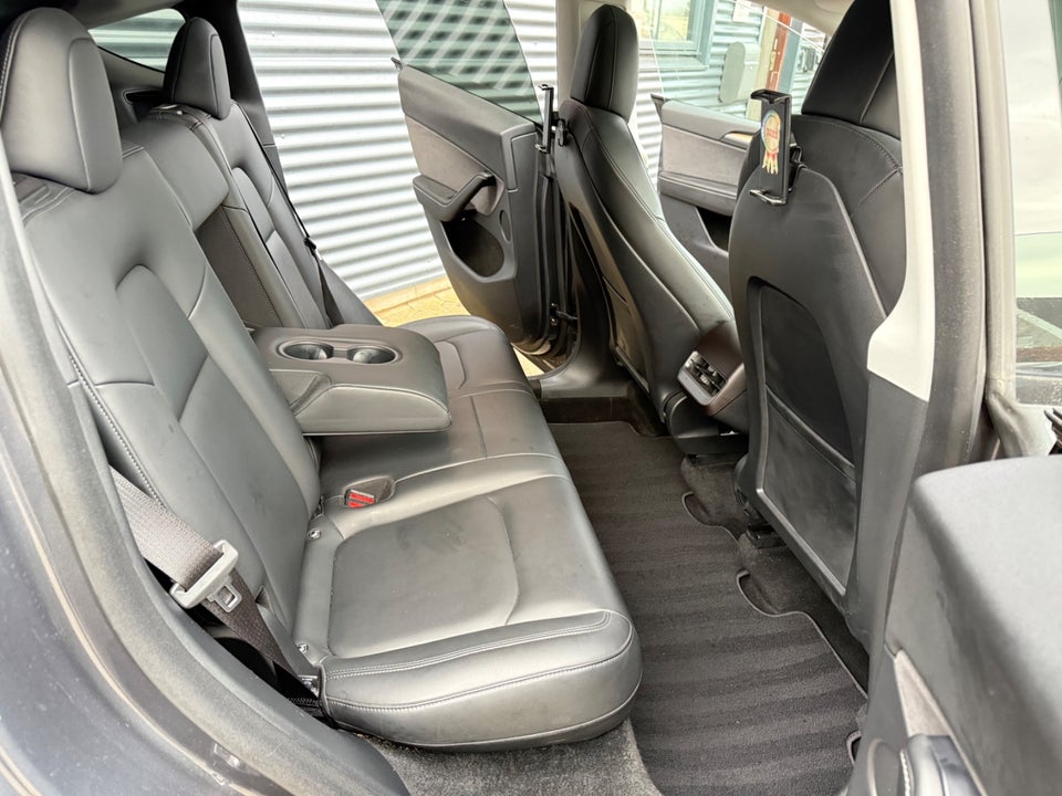 Tesla Model Y Long Range AWD 5d