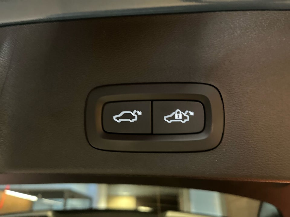 Volvo XC40 ReCharge Extended Range Plus 5d