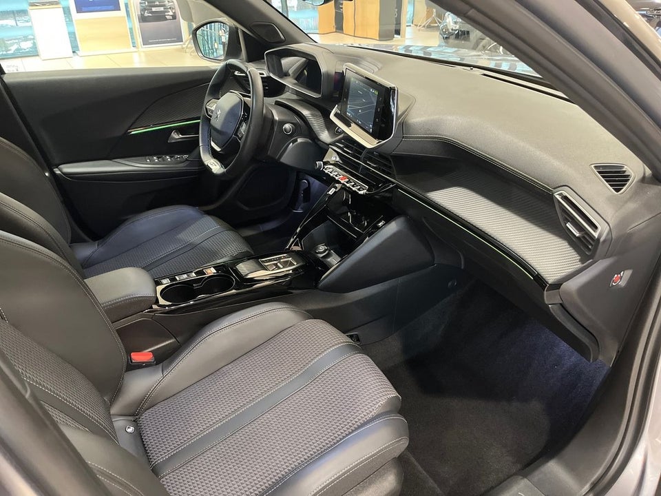 Peugeot e-2008 50 GT 5d